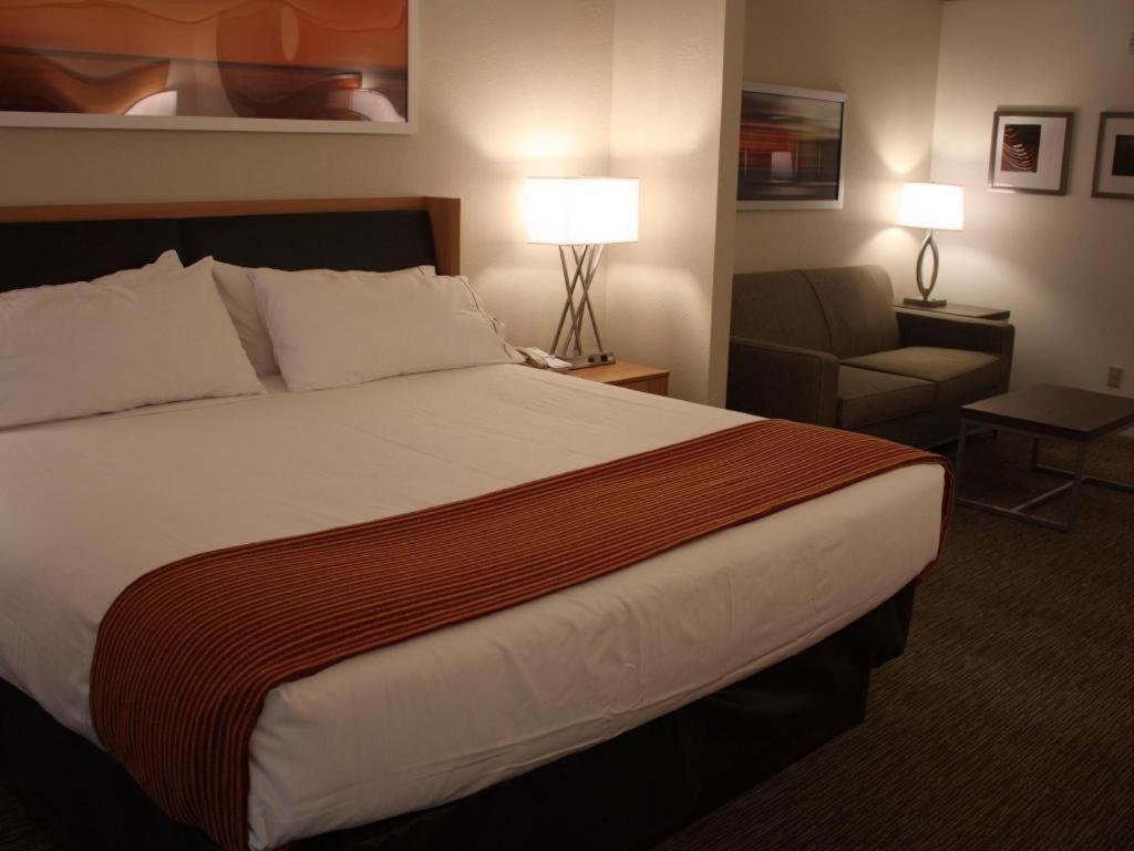 Holiday Inn Express Munising-Lakeview Hotel By Ihg Екстер'єр фото