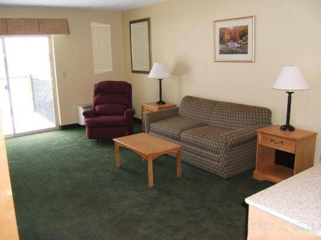 Holiday Inn Express Munising-Lakeview Hotel By Ihg Екстер'єр фото