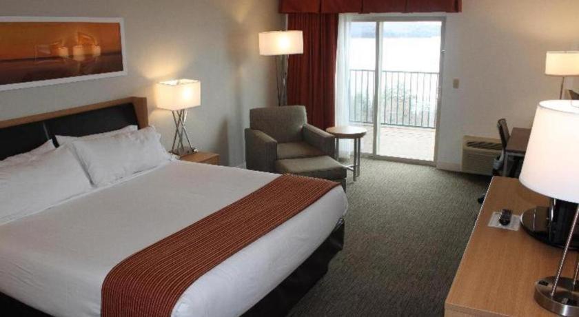 Holiday Inn Express Munising-Lakeview Hotel By Ihg Екстер'єр фото