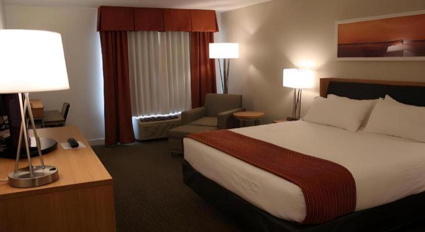 Holiday Inn Express Munising-Lakeview Hotel By Ihg Екстер'єр фото