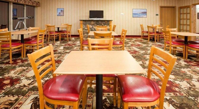 Holiday Inn Express Munising-Lakeview Hotel By Ihg Екстер'єр фото